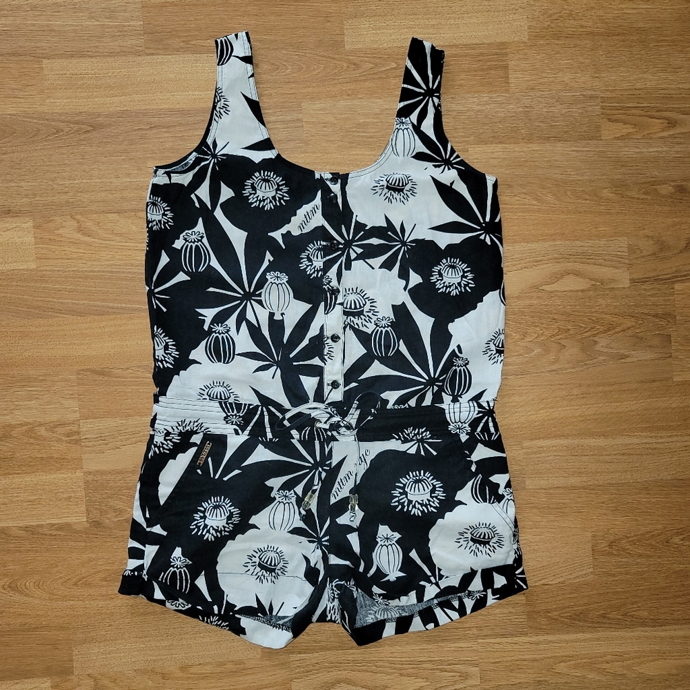 Married to the mob linen print romper